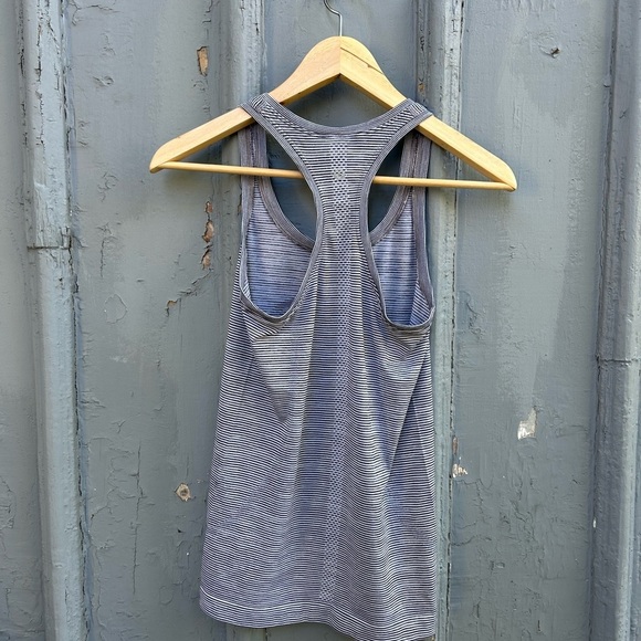 Lululemon swiftly black and white striped tank, size 2 - Picture 5 of 11